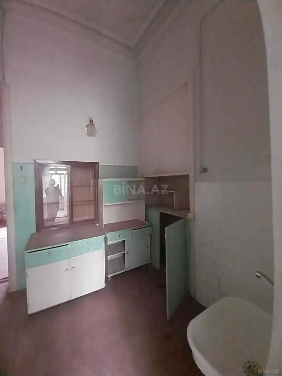 2 otaqlı Köhnə tikili, Nizami m., Bakı