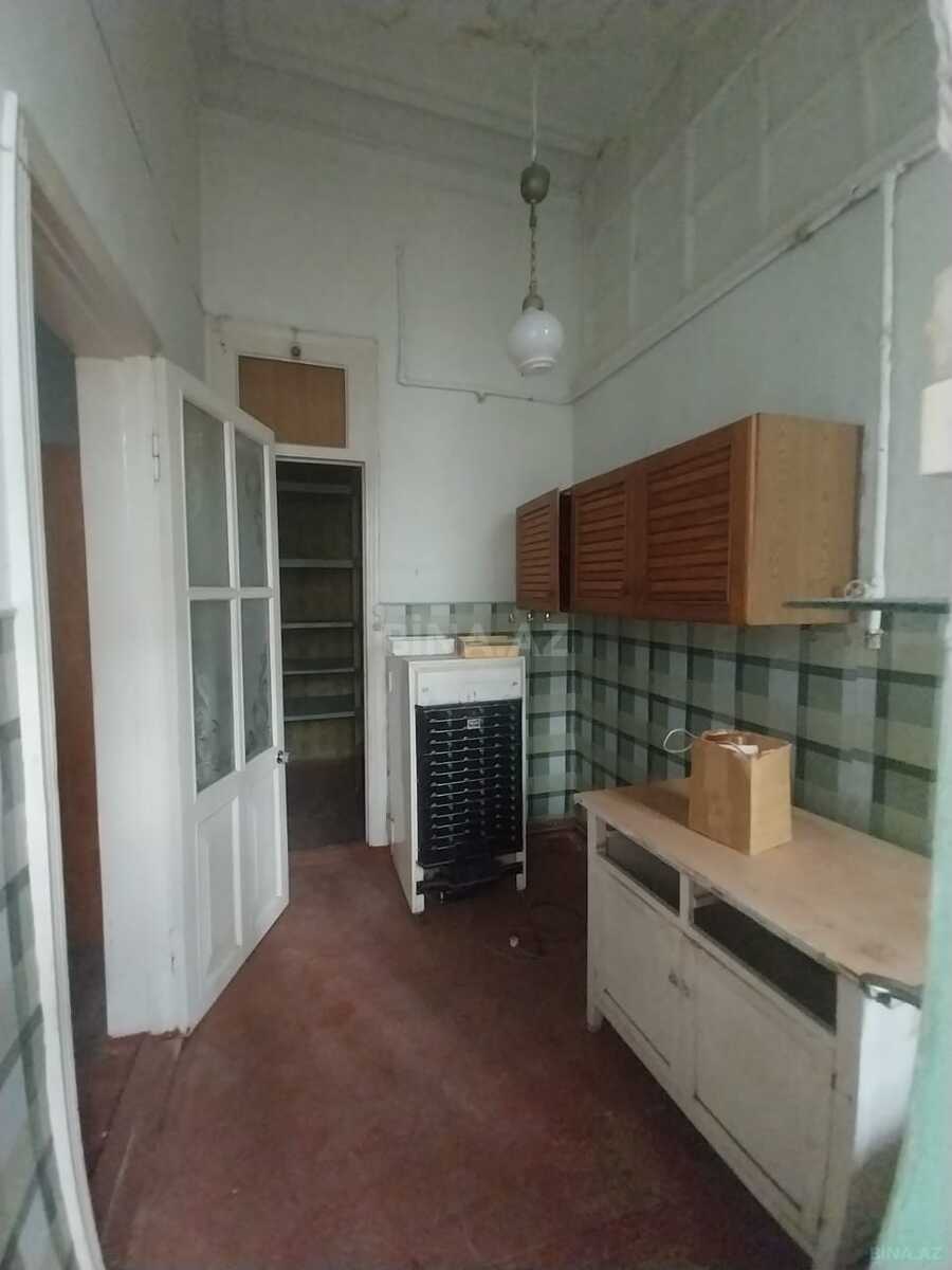 2 otaqlı Köhnə tikili, Nizami m., Bakı