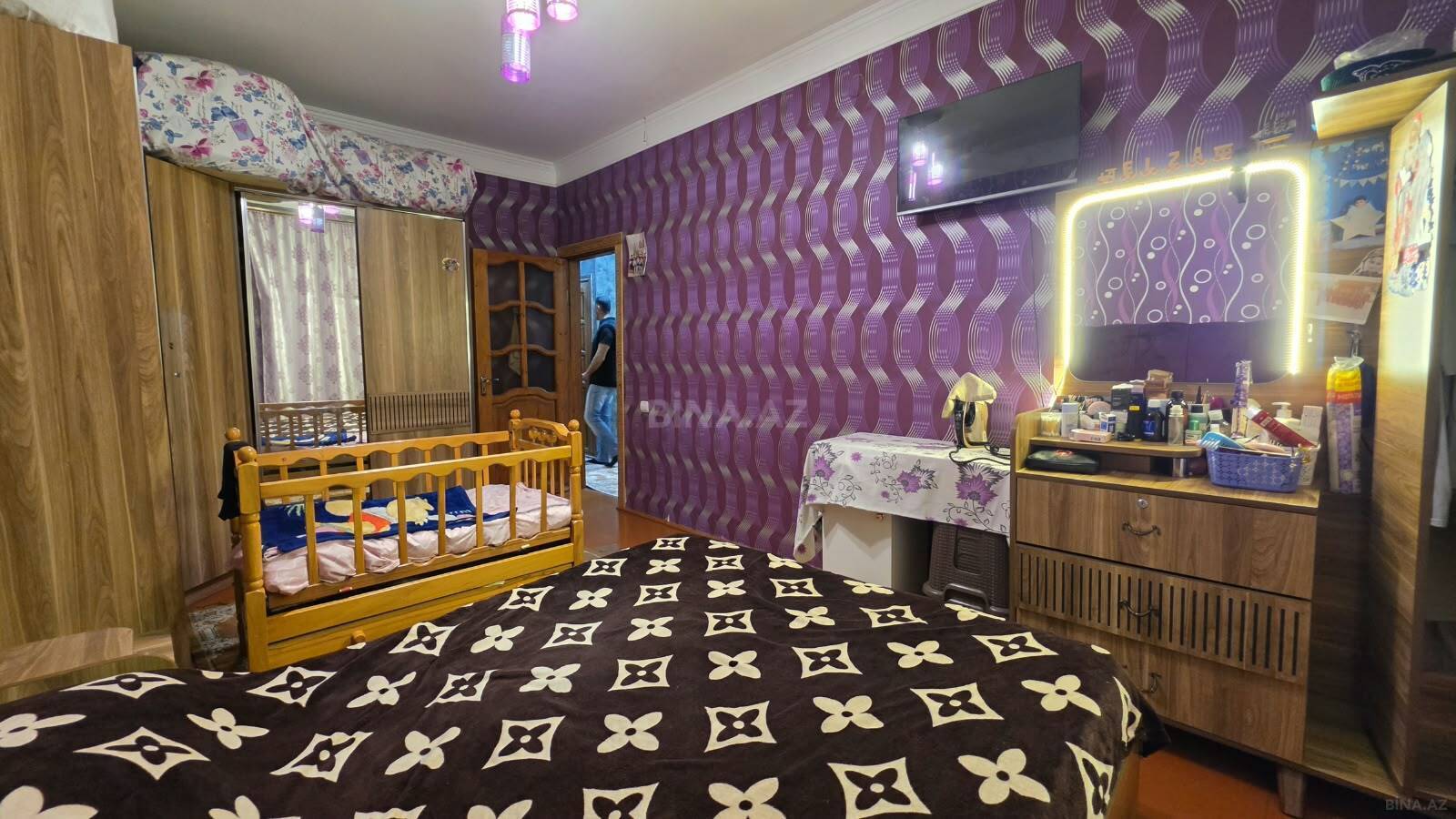 3 otaqlı Köhnə tikili, Nizami r., Bakı
