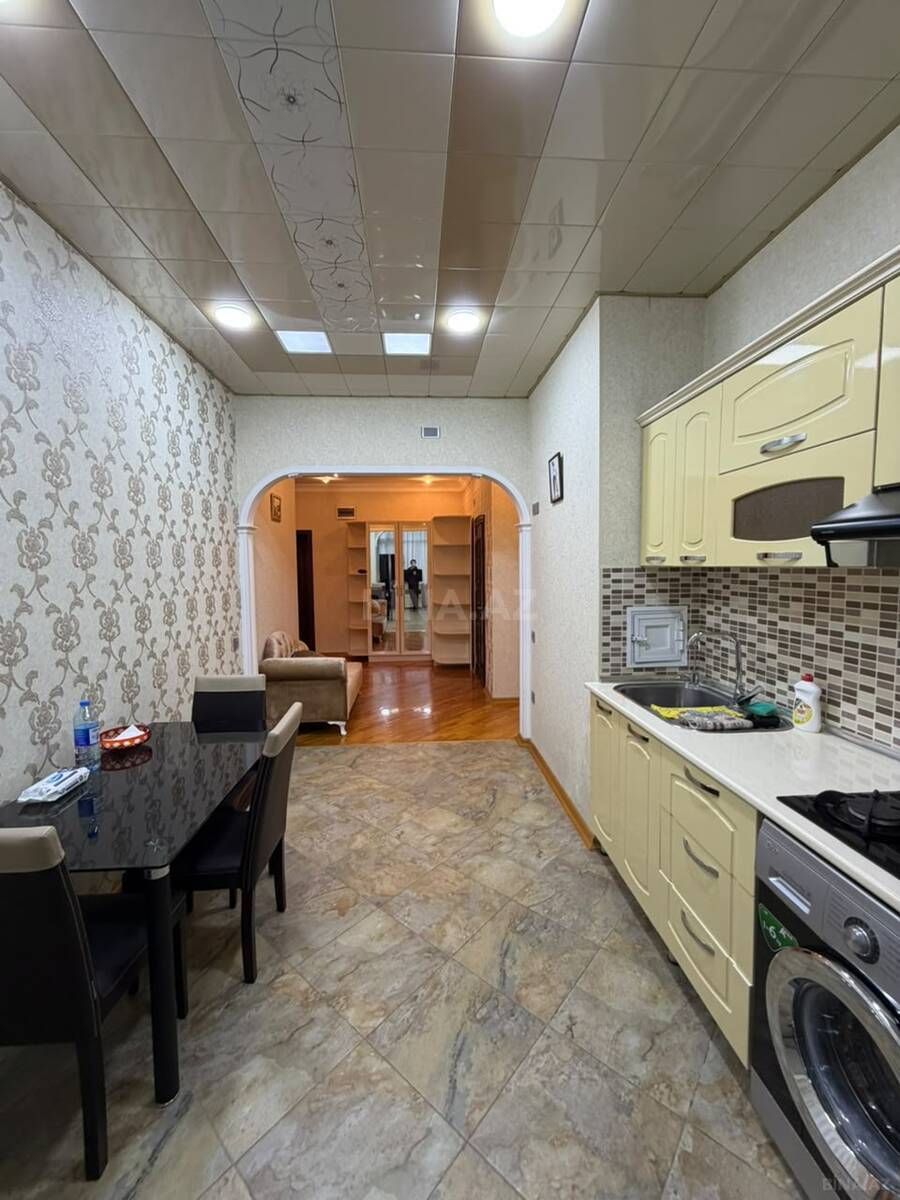 3 otaqlı Yeni tikili, İnşaatçılar m., Bakı