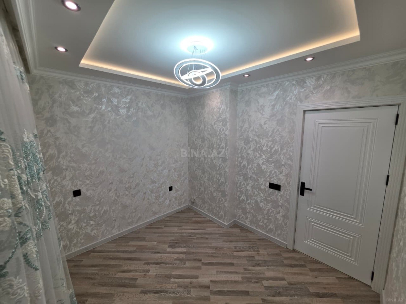 3 otaqlı Köhnə tikili, Yeni Günəşli q., Bakı