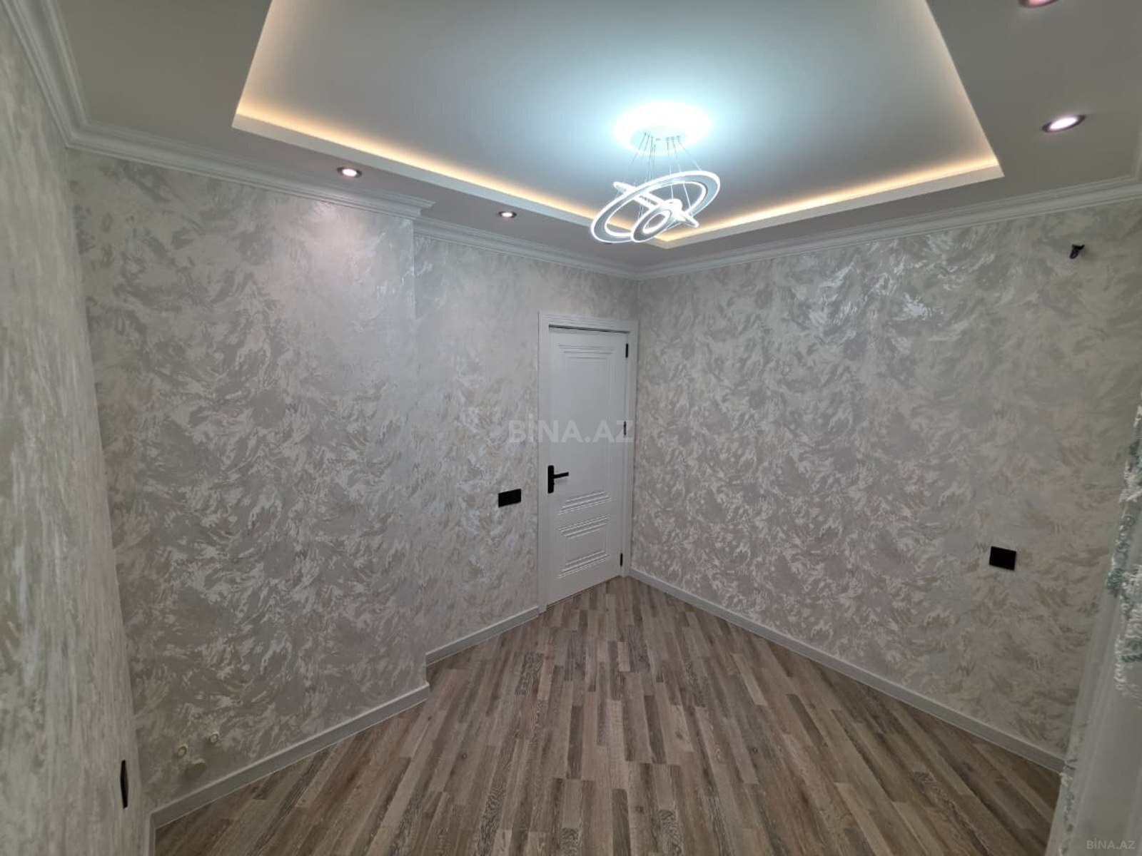 3 otaqlı Köhnə tikili, Yeni Günəşli q., Bakı