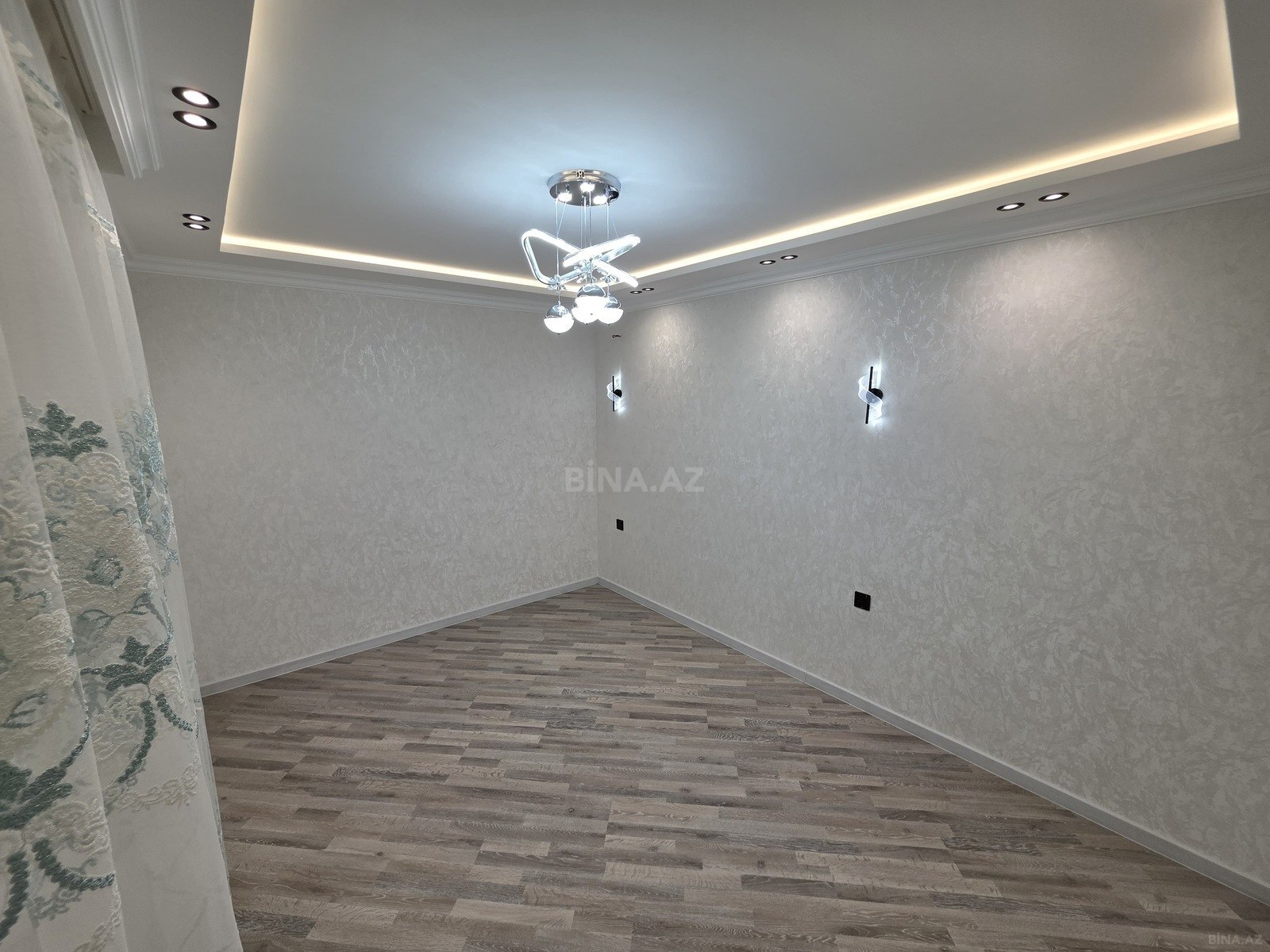 3 otaqlı Köhnə tikili, Yeni Günəşli q., Bakı