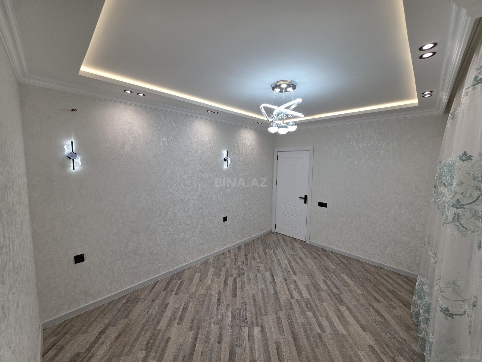 3 otaqlı Köhnə tikili, Yeni Günəşli q., Bakı