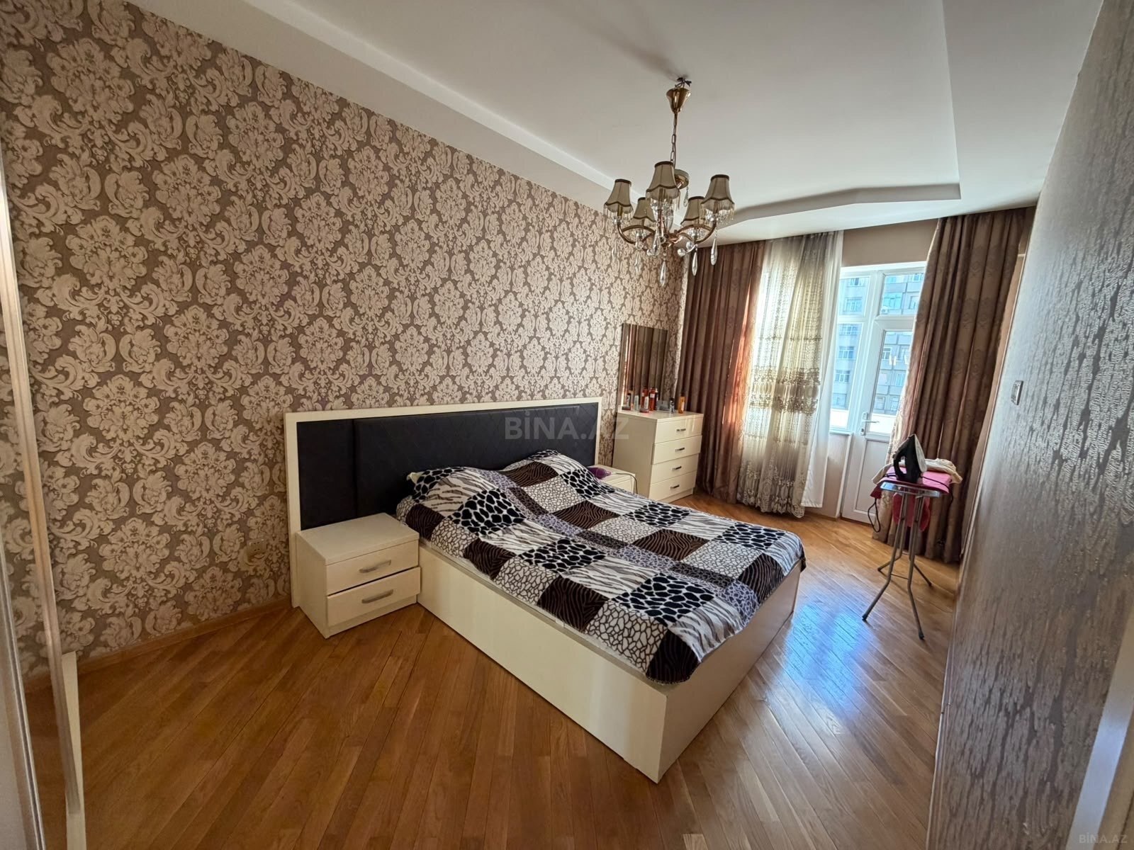 3 otaqlı Yeni tikili, Xırdalan