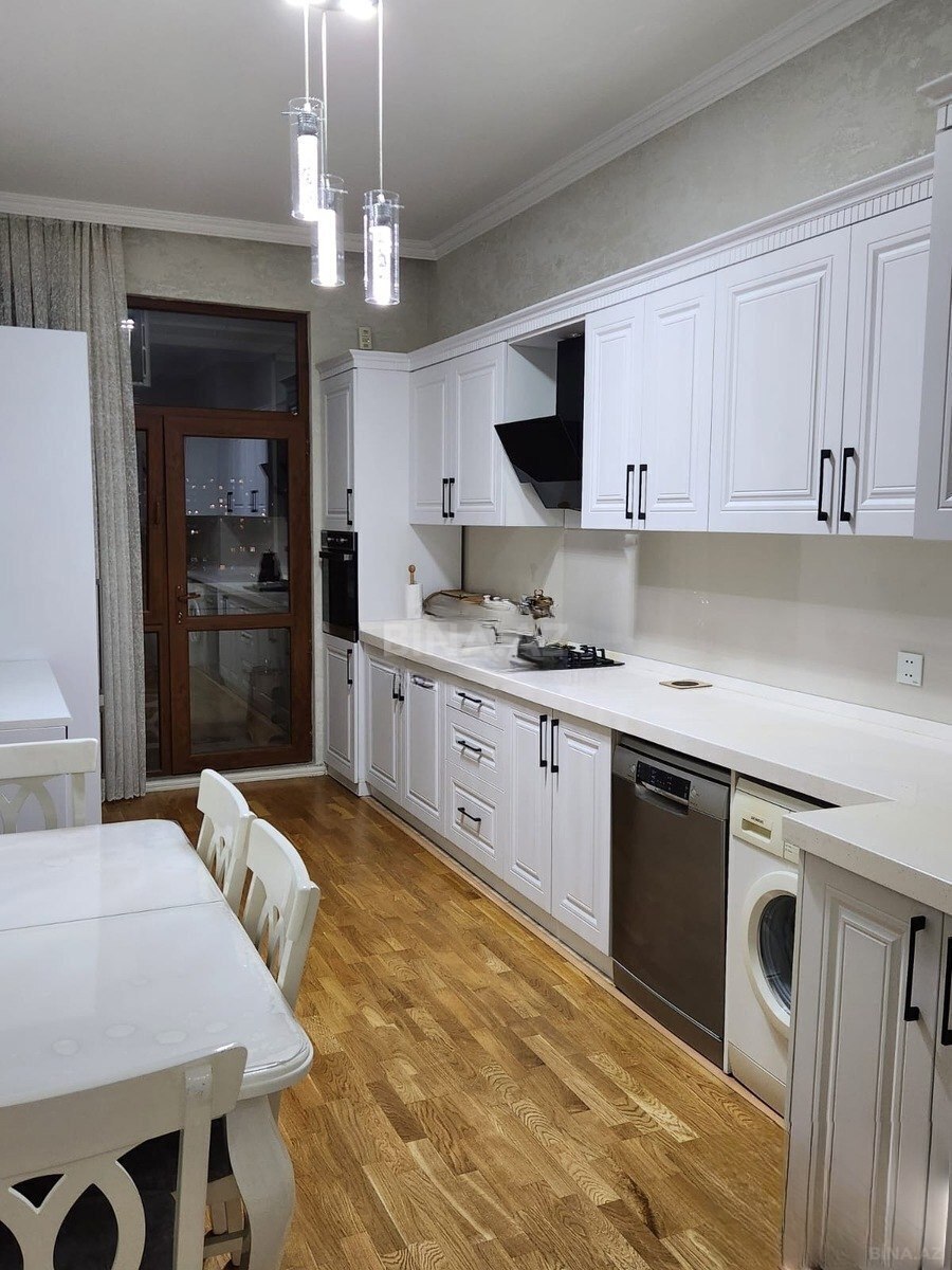 3 otaqlı Yeni tikili, Neftçilər m., Bakı