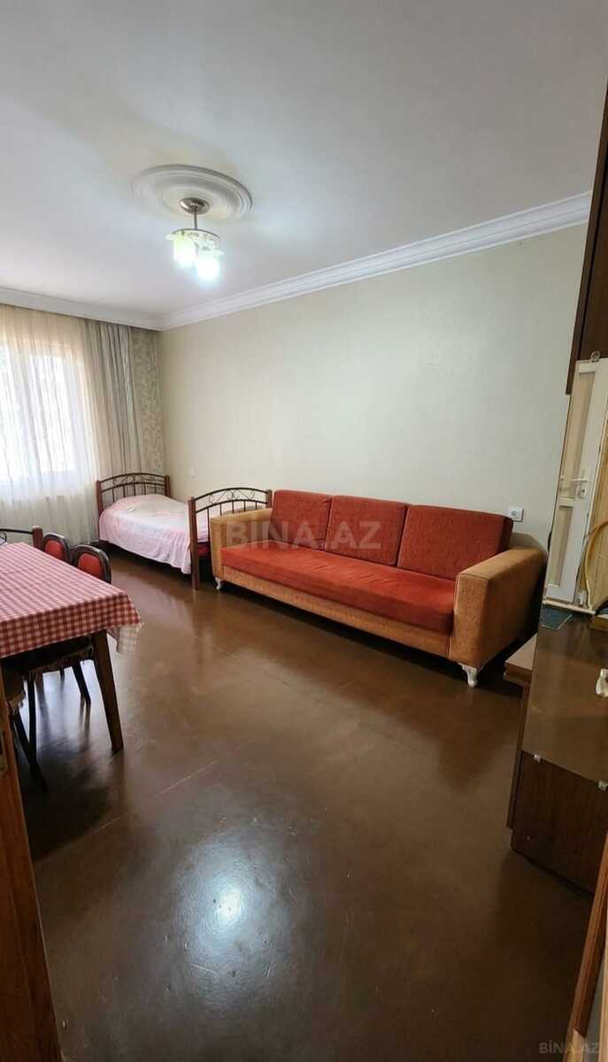 3 otaqlı Köhnə tikili, Həzi Aslanov m., Bakı