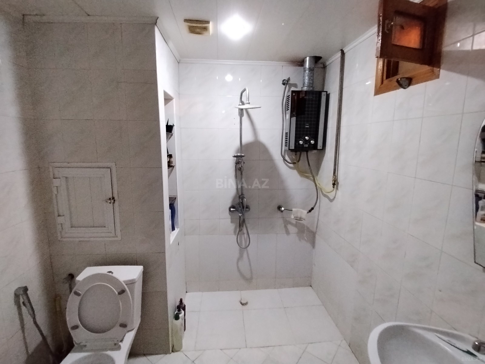 2 otaqlı Köhnə tikili, Xalqlar Dostluğu m., Bakı