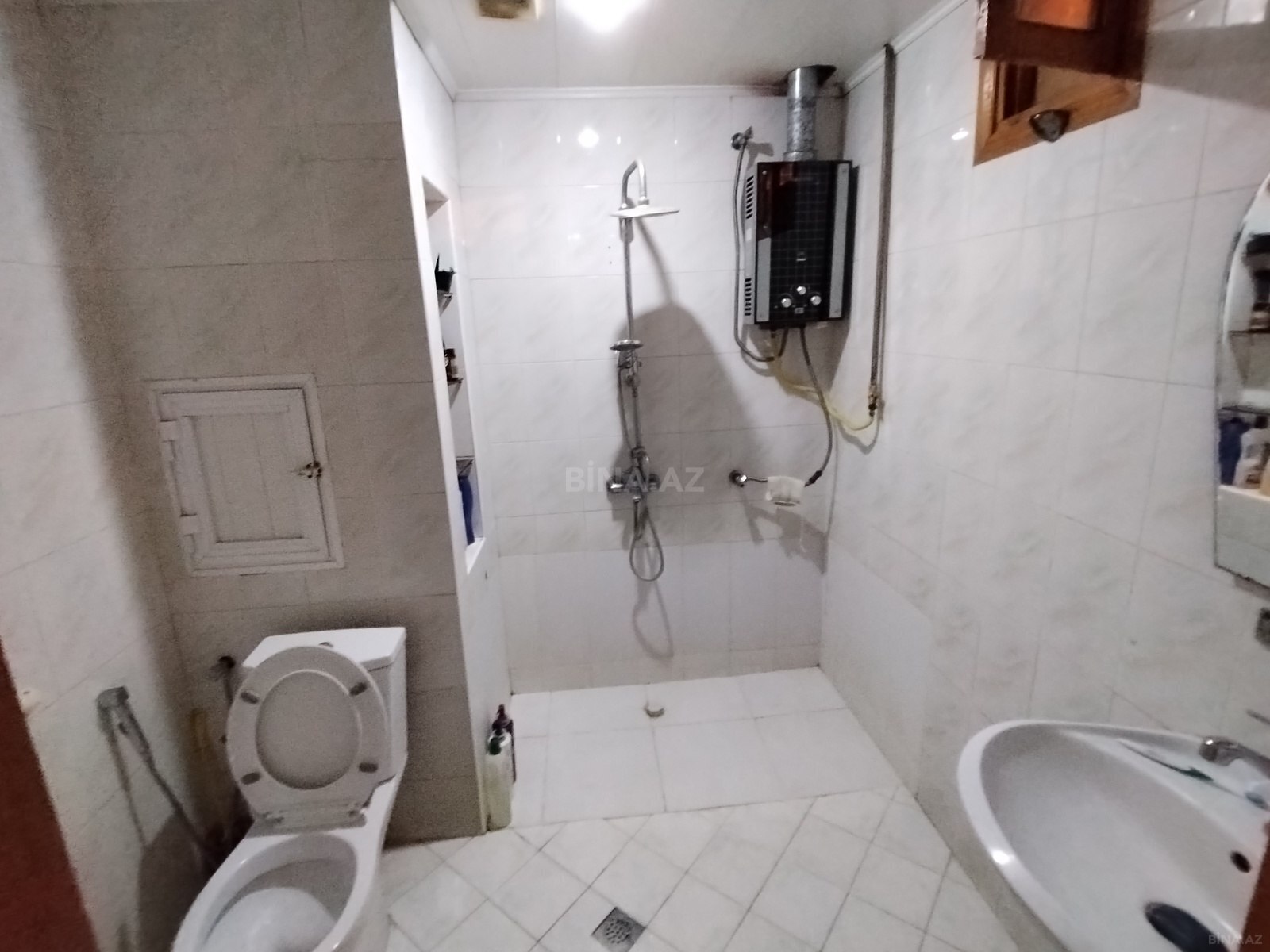 2 otaqlı Köhnə tikili, Xalqlar Dostluğu m., Bakı