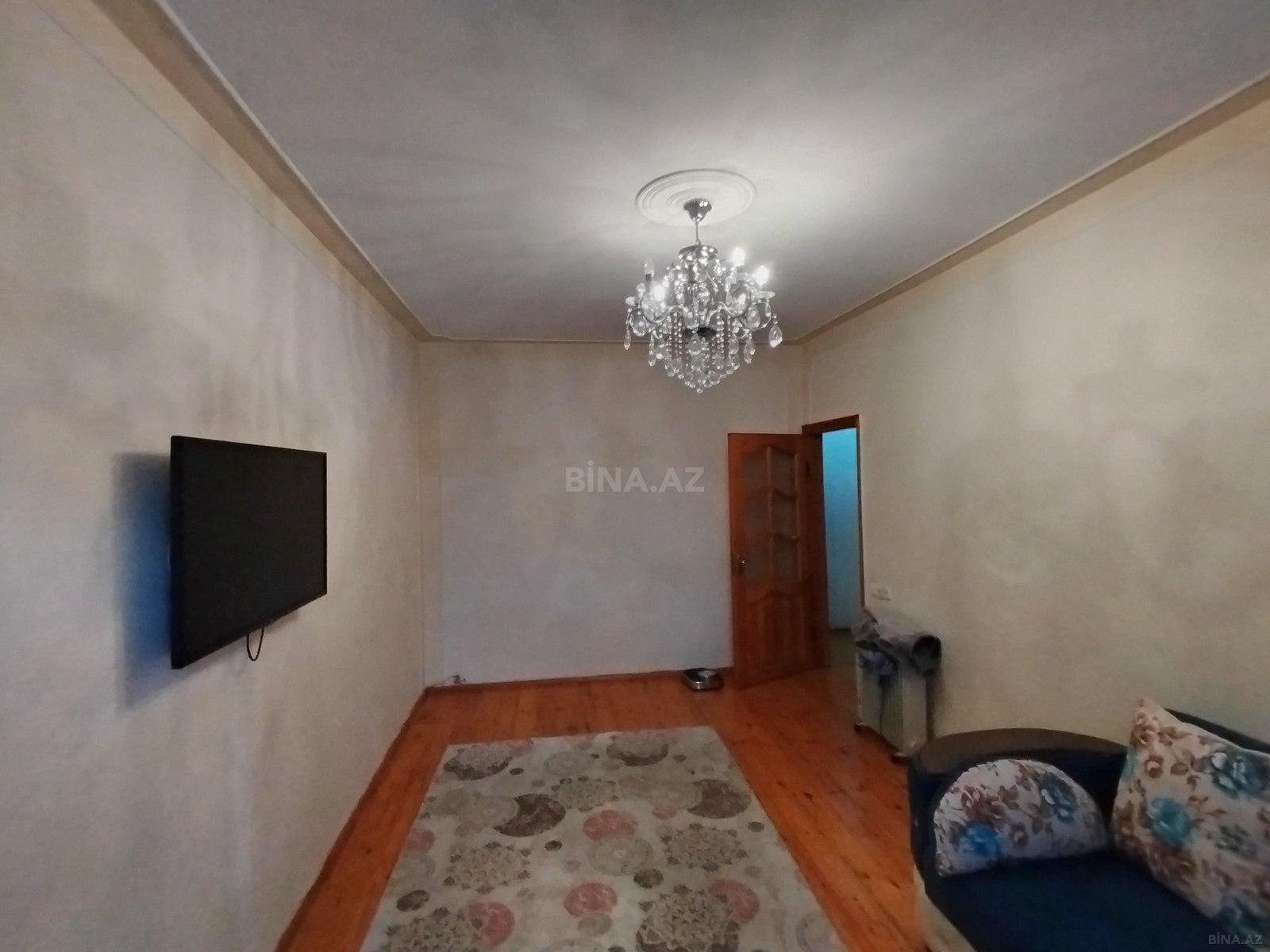 2 otaqlı Köhnə tikili, Xalqlar Dostluğu m., Bakı