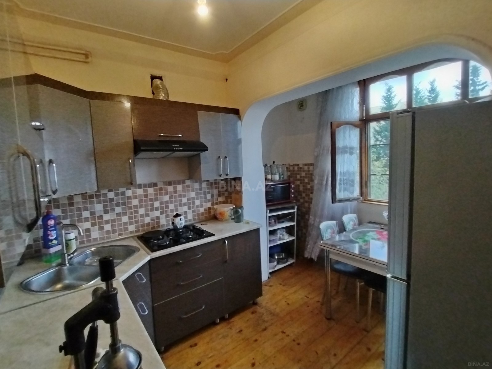 2 otaqlı Köhnə tikili, Xalqlar Dostluğu m., Bakı