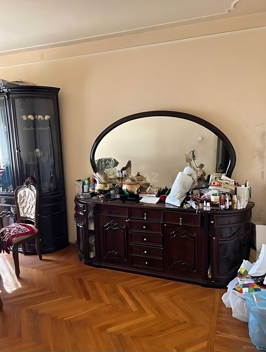 3 otaqlı Köhnə tikili, Azadlıq Prospekti m., Bakı