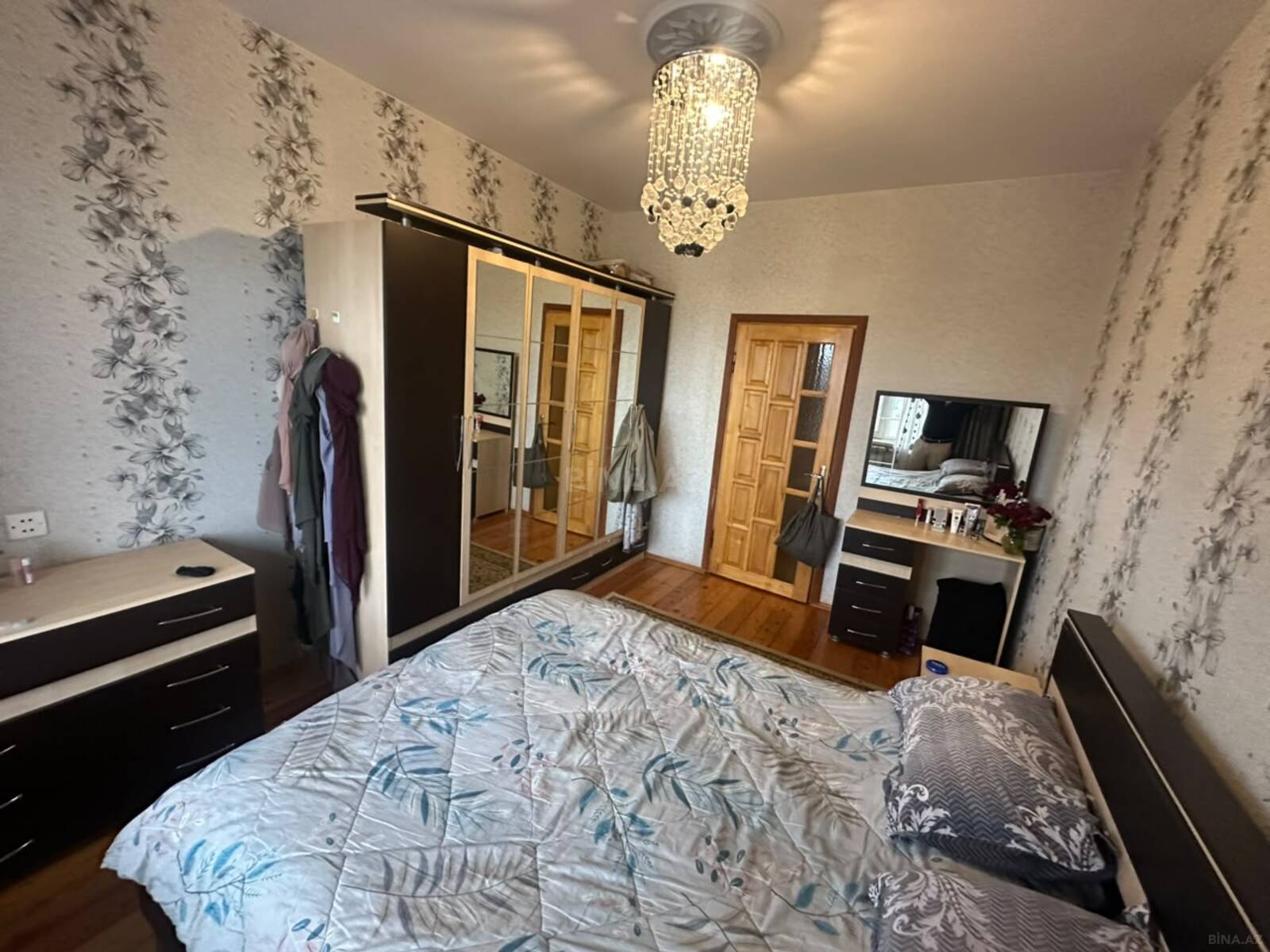 5 otaqlı Köhnə tikili, Bakıxanov q., Bakı