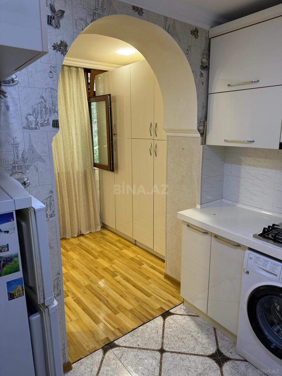 2 otaqlı Köhnə tikili, Elmlər Akademiyası m., Bakı