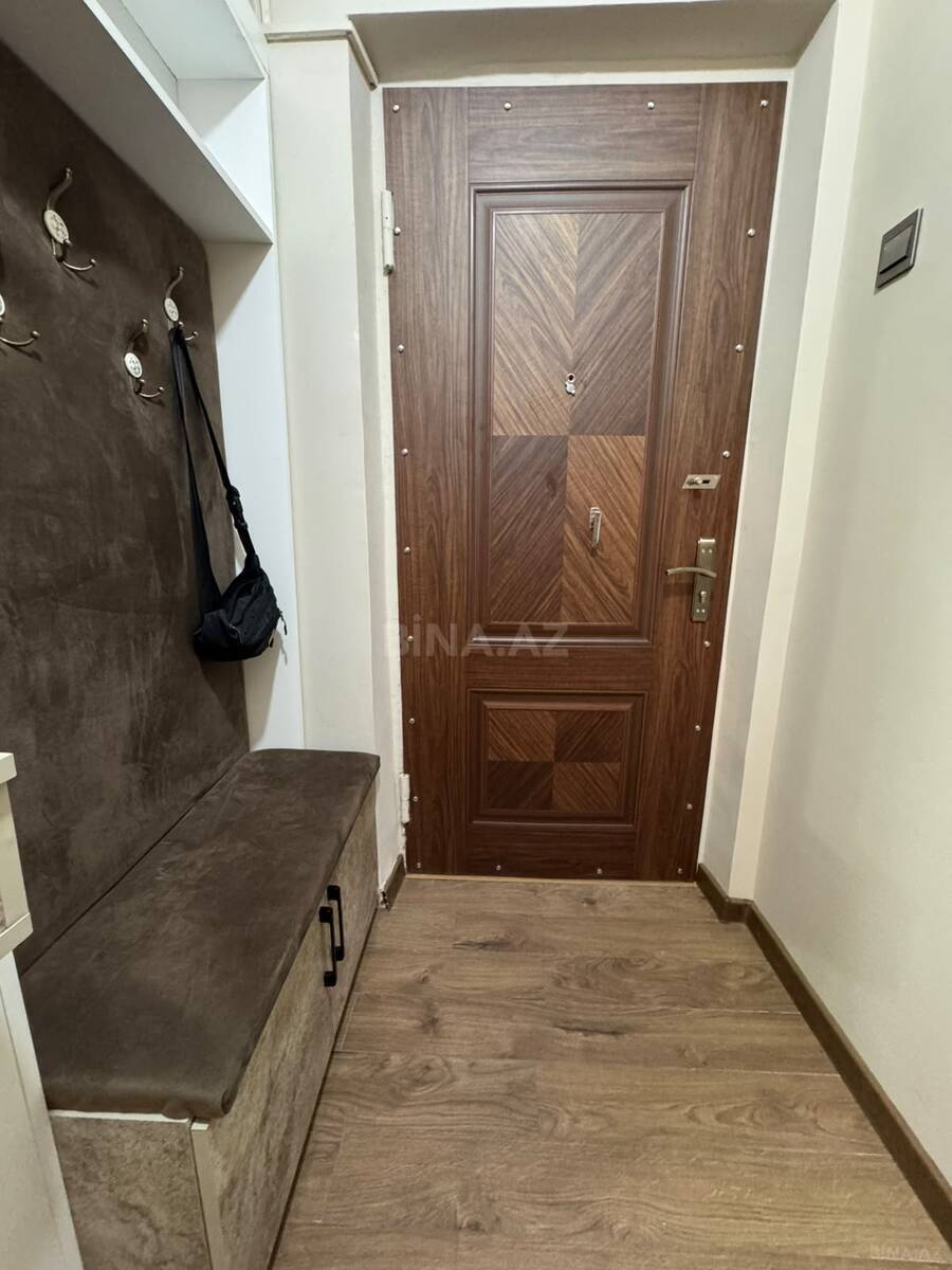 3 otaqlı Köhnə tikili, Nizami m., Bakı