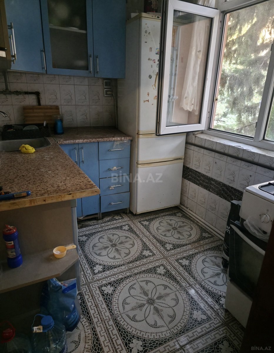 2 otaqlı Köhnə tikili, Memar Əcəmi m., Bakı