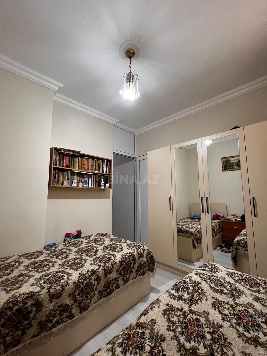 3 otaqlı Köhnə tikili, Memar Əcəmi m., Bakı