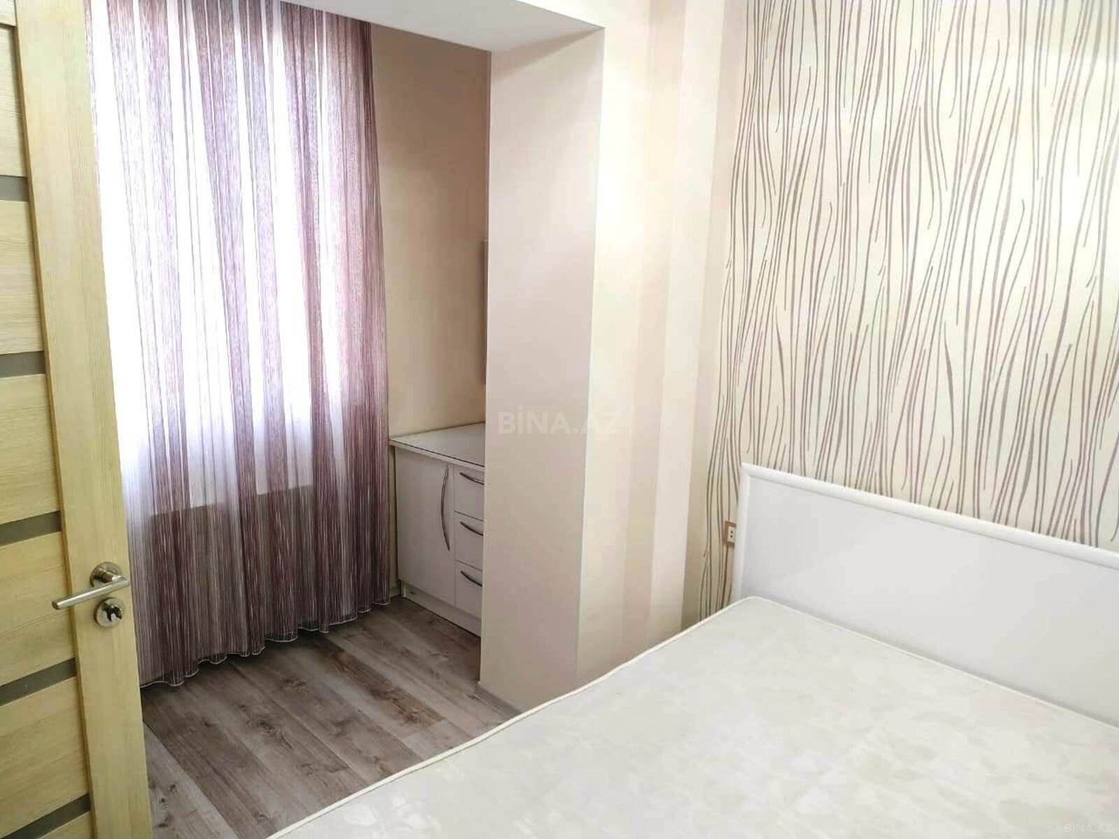 2 otaqlı Köhnə tikili, Elmlər Akademiyası m., Bakı