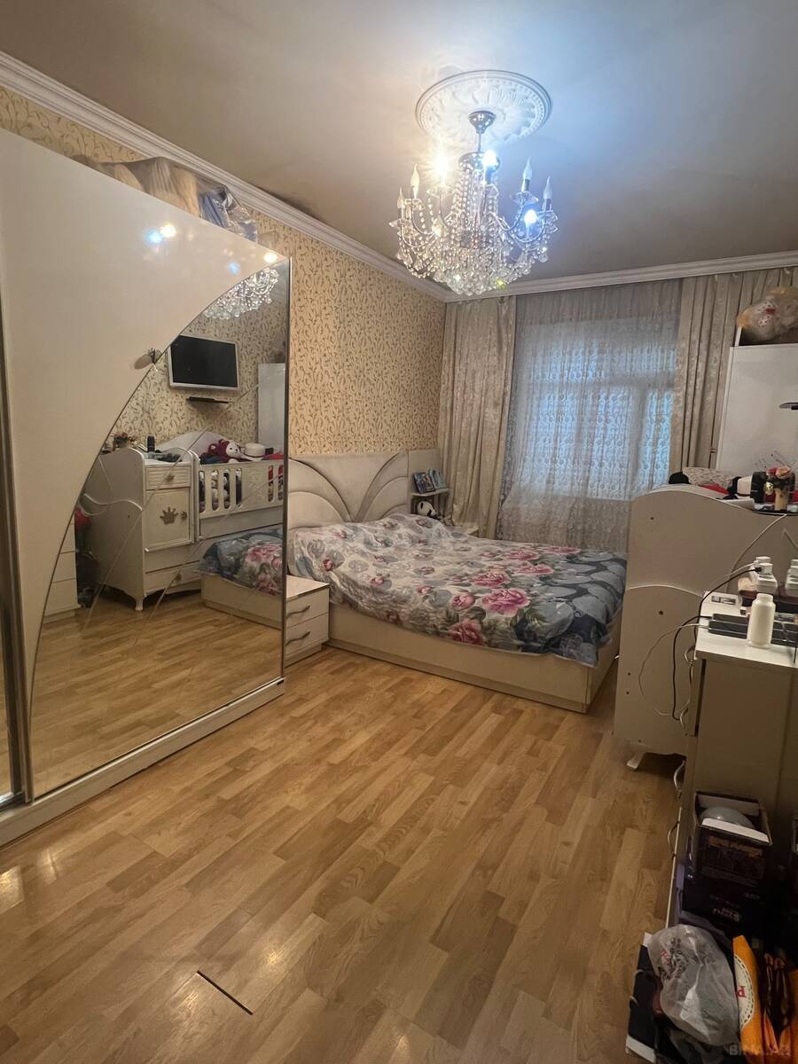 2 otaqlı Köhnə tikili, Bakıxanov q., Bakı