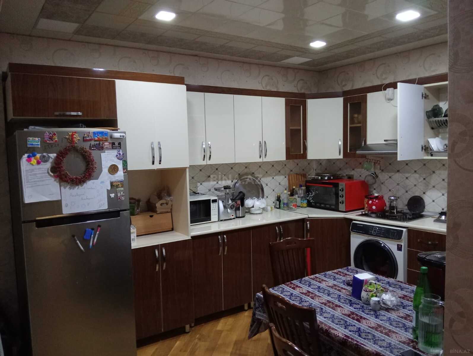 3 otaqlı Yeni tikili, İnşaatçılar m., Bakı