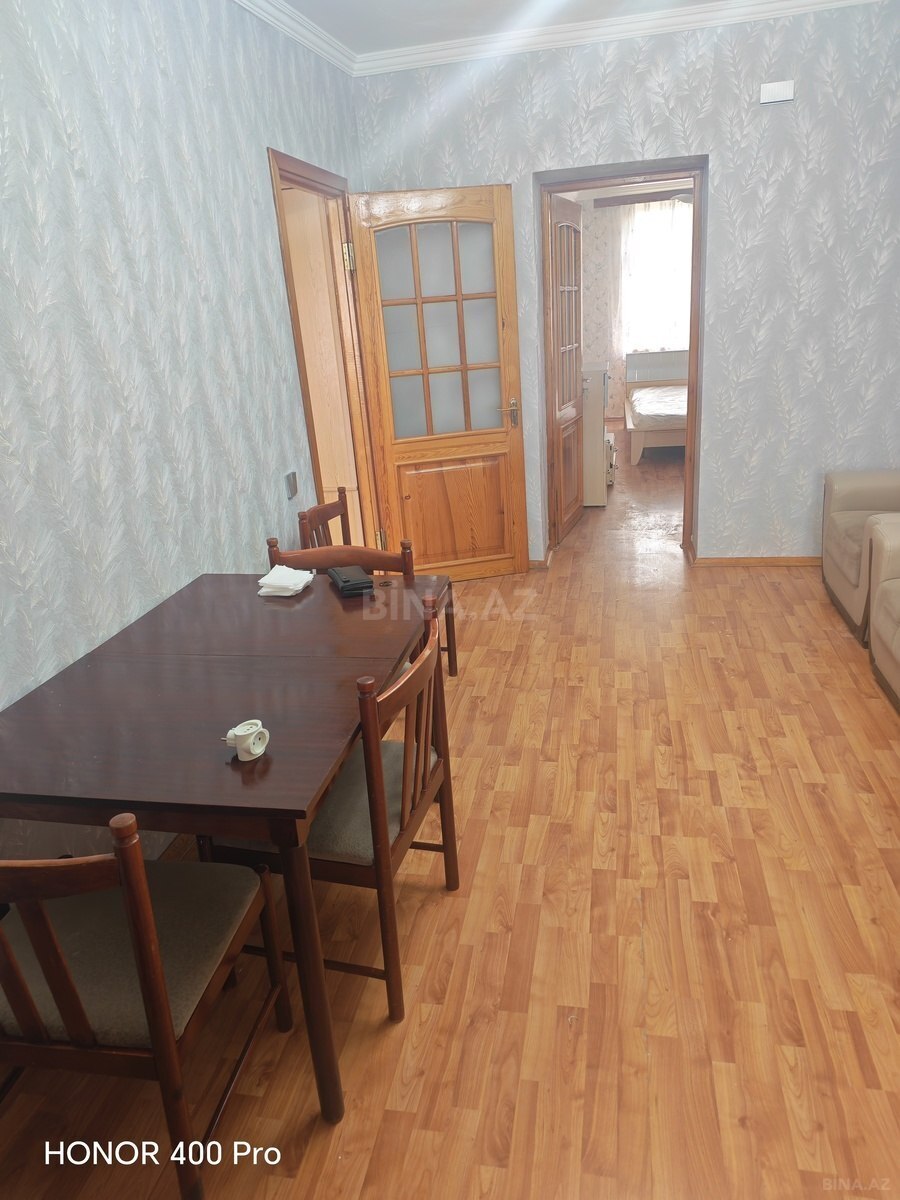 2 otaqlı Köhnə tikili, Neftçilər m., Bakı