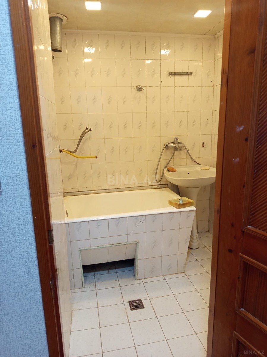 3 otaqlı Köhnə tikili, Həzi Aslanov m., Bakı