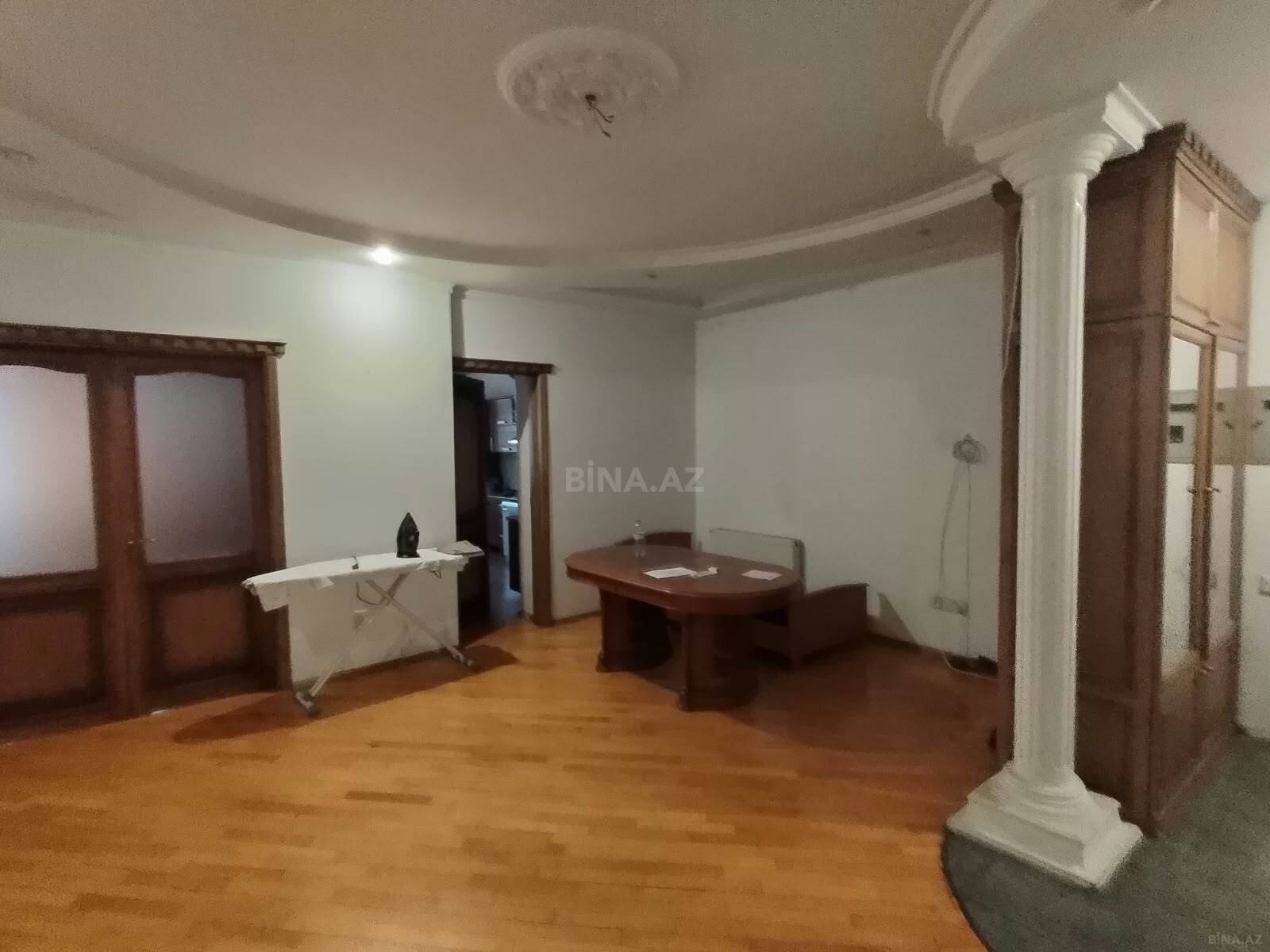 4 otaqlı Yeni tikili, Nizami m., Bakı