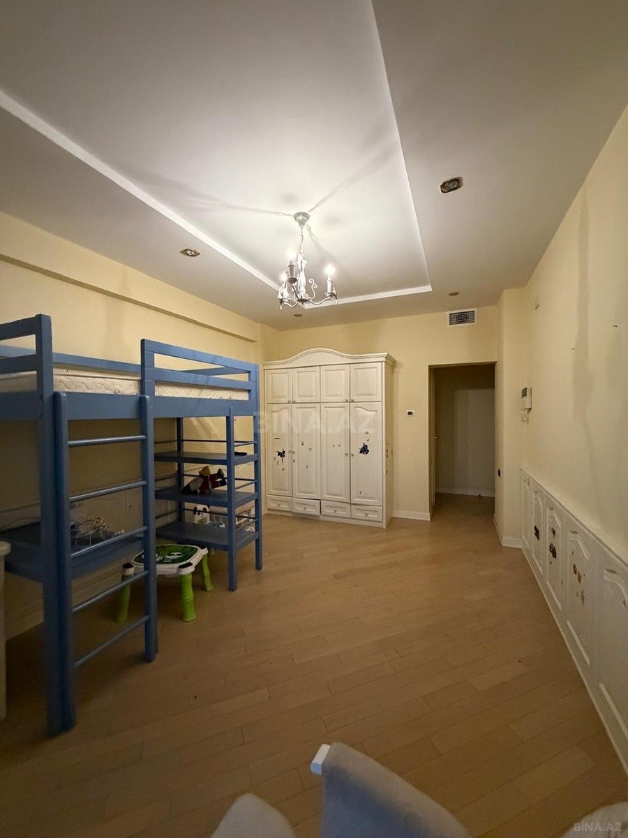 4 otaqlı Yeni tikili, Nizami m., Bakı