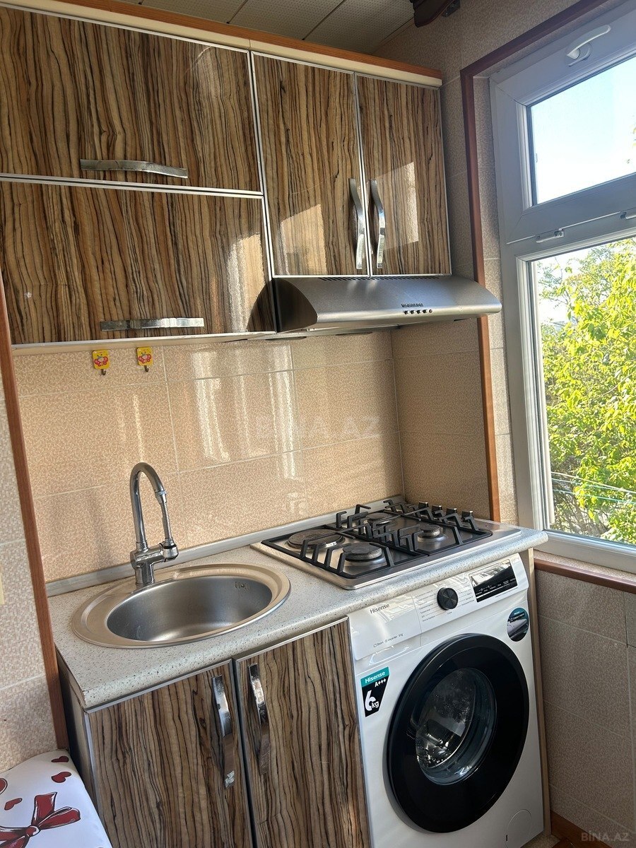 2 otaqlı Köhnə tikili, Neftçilər m., Bakı