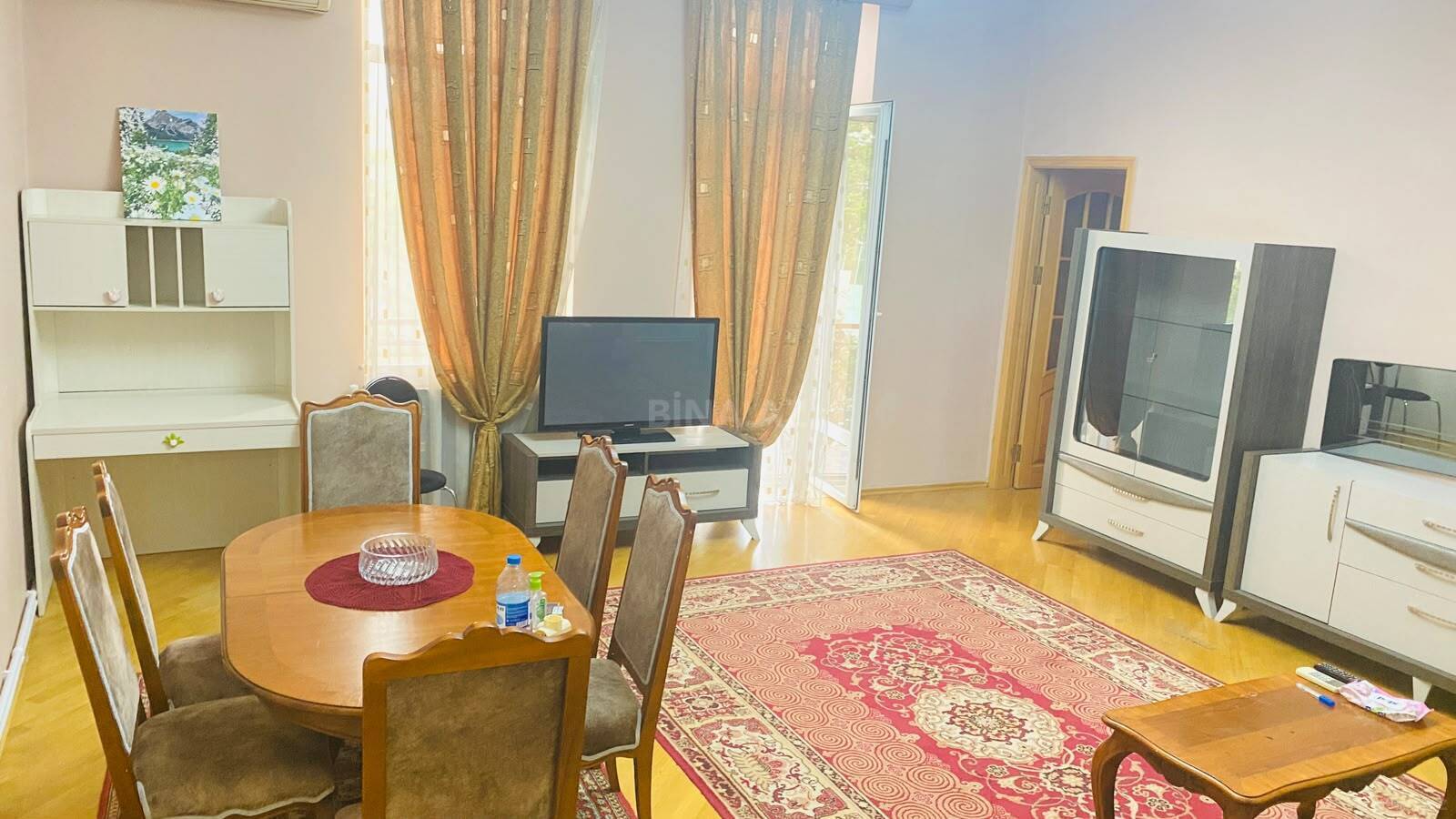 3 otaqlı Köhnə tikili, Sahil m., Bakı