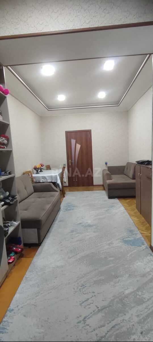 3 otaqlı Köhnə tikili, Neftçilər m., Bakı