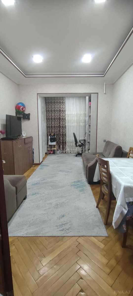 3 otaqlı Köhnə tikili, Neftçilər m., Bakı