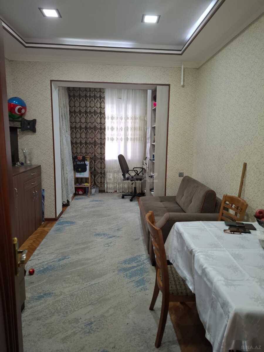 3 otaqlı Köhnə tikili, Neftçilər m., Bakı