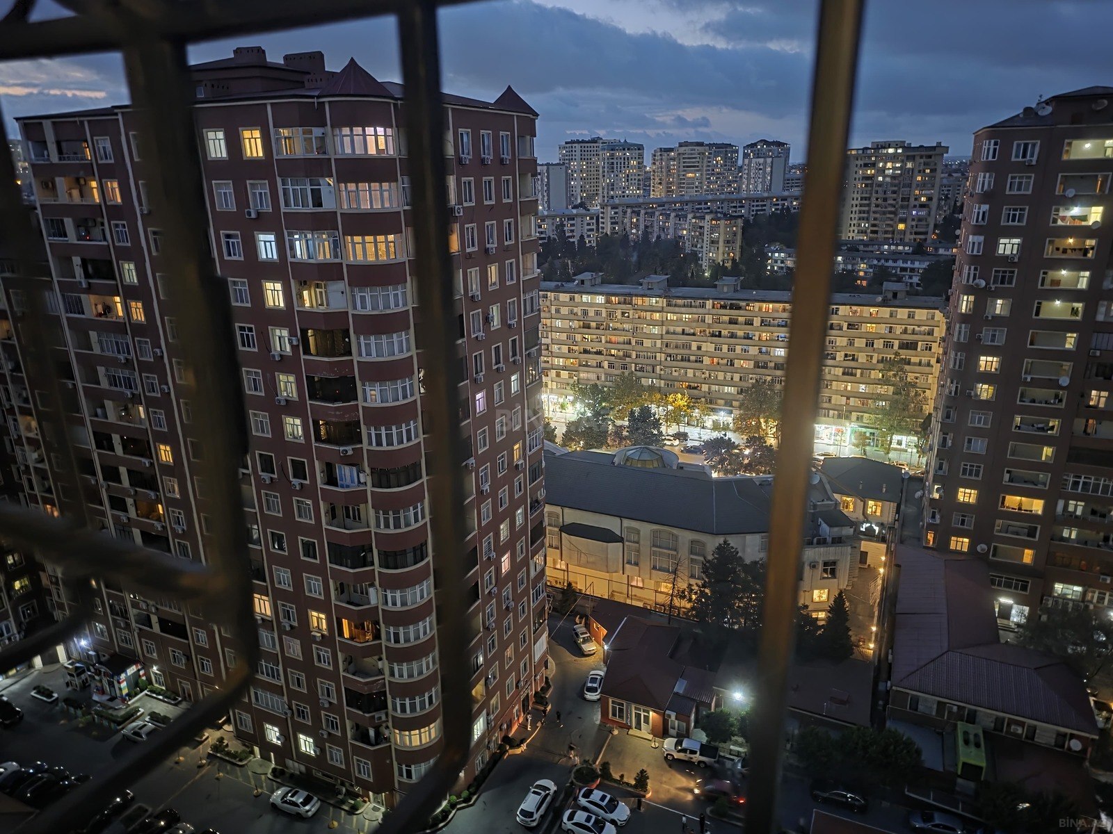 3 otaqlı Yeni tikili, Azadlıq Prospekti m., Bakı