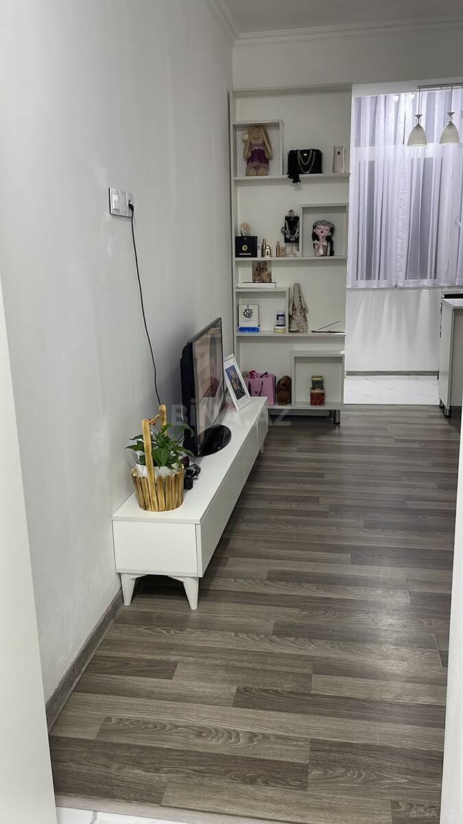 1 otaqlı Köhnə tikili, Memar Əcəmi m., Bakı