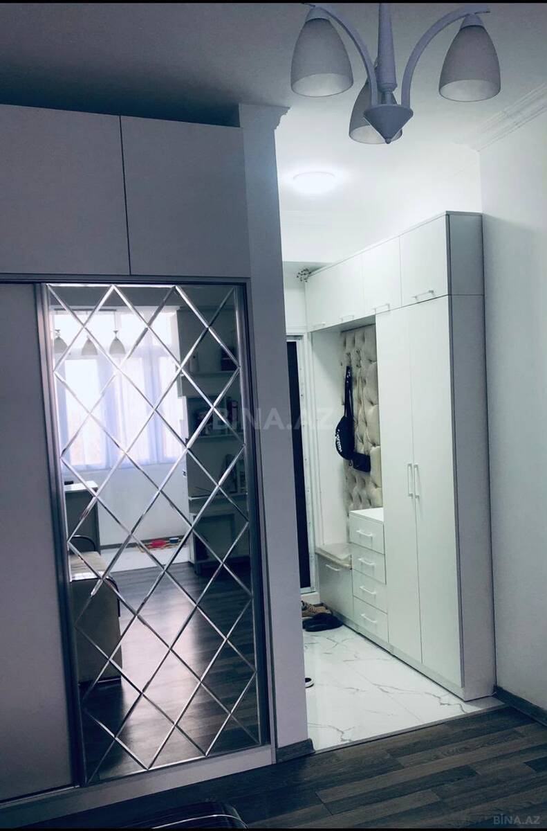 1 otaqlı Köhnə tikili, Memar Əcəmi m., Bakı