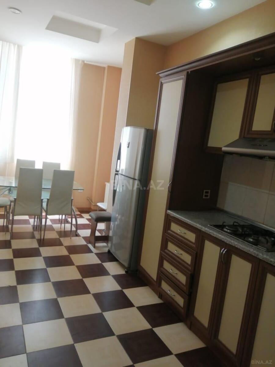 3 otaqlı Yeni tikili, 28 May m., Bakı