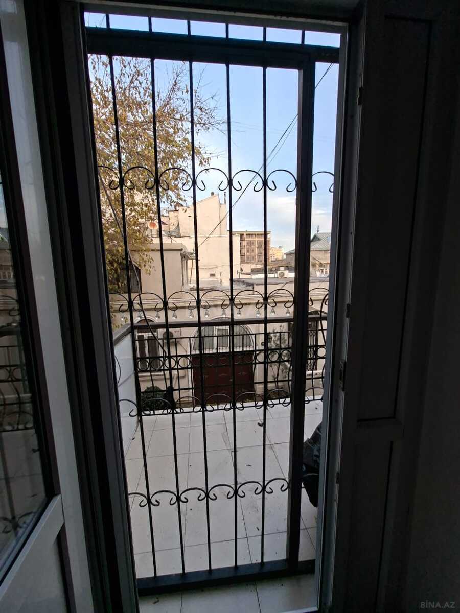 4 otaqlı Köhnə tikili, Nizami m., Bakı