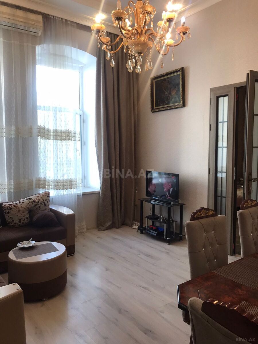 3 otaqlı Köhnə tikili, Sahil m., Bakı