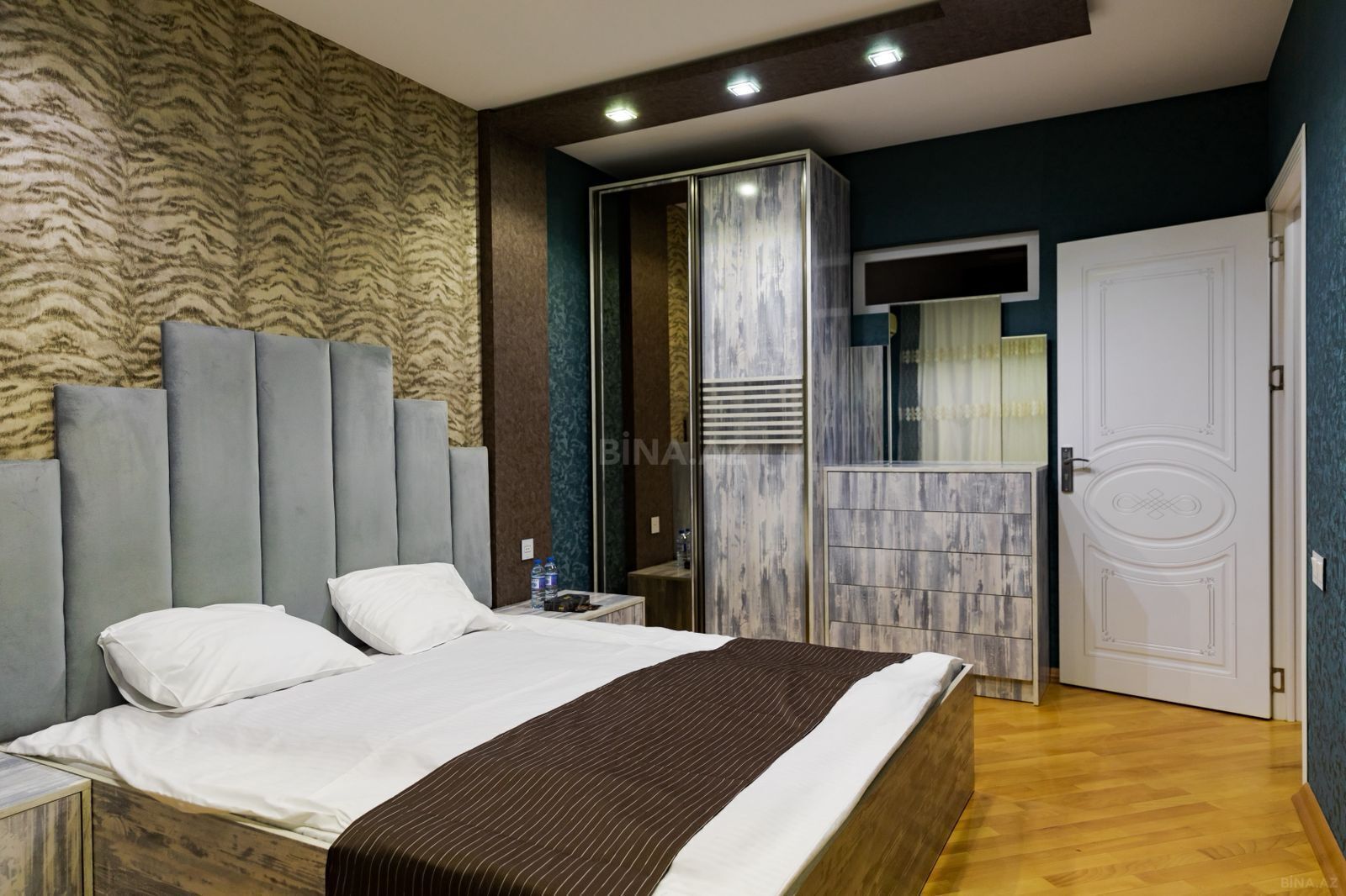 4 otaqlı Yeni tikili, 8 Noyabr m., Bakı