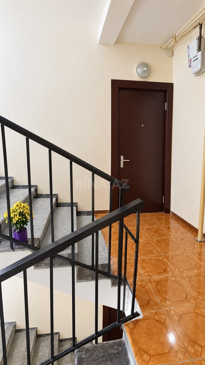 2 otaqlı Köhnə tikili, Memar Əcəmi m., Bakı