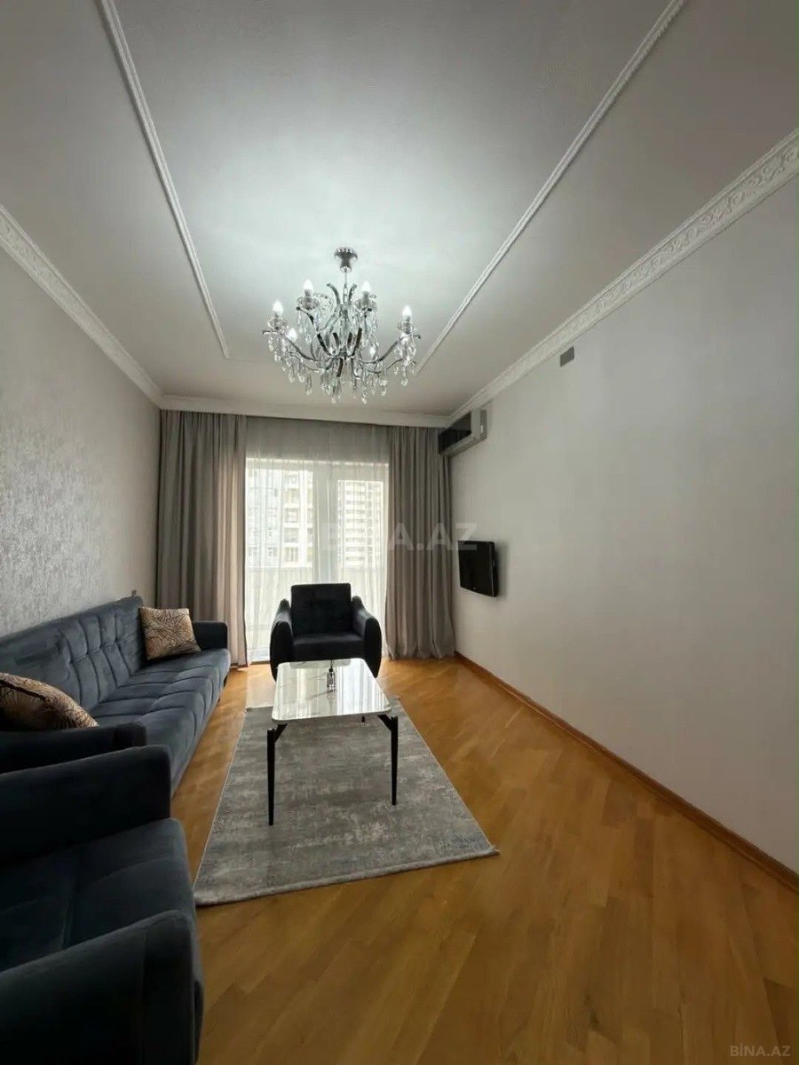 3 otaqlı Köhnə tikili, Həzi Aslanov m., Bakı