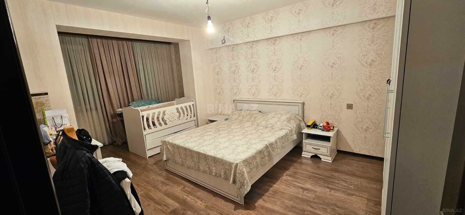 3 otaqlı Köhnə tikili, Qara Qarayev m., Bakı