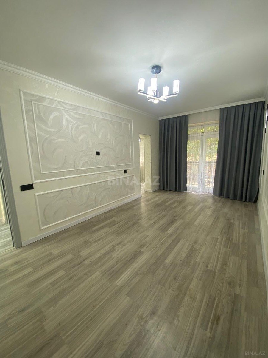 3 otaqlı Köhnə tikili, Xalqlar Dostluğu m., Bakı