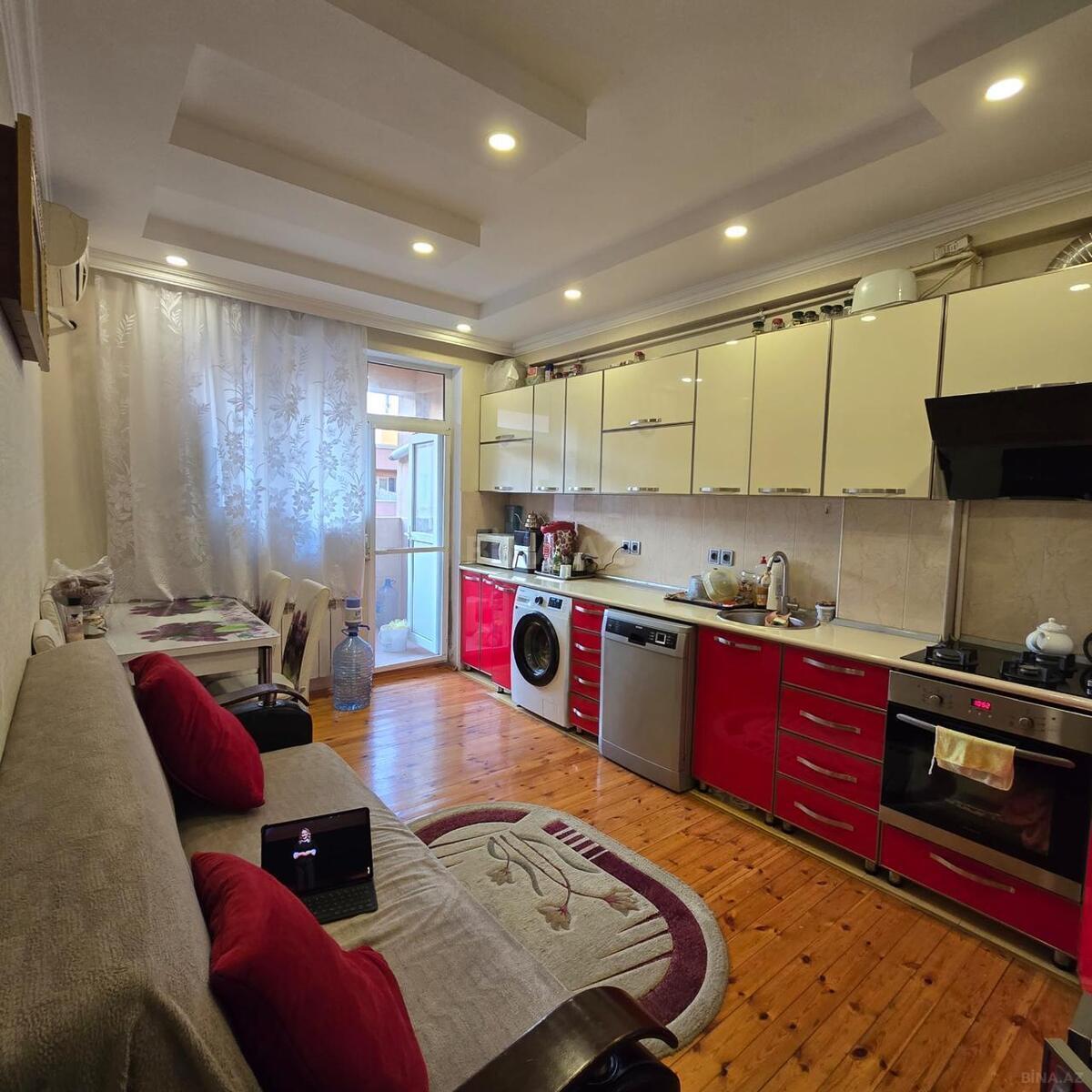 3 otaqlı Yeni tikili, Bakıxanov q., Bakı