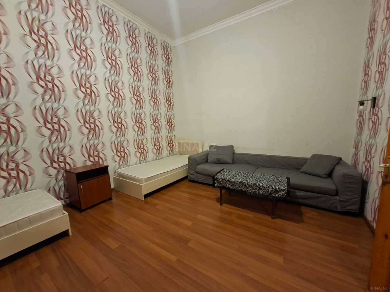 3 otaqlı Köhnə tikili, 28 May m., Bakı