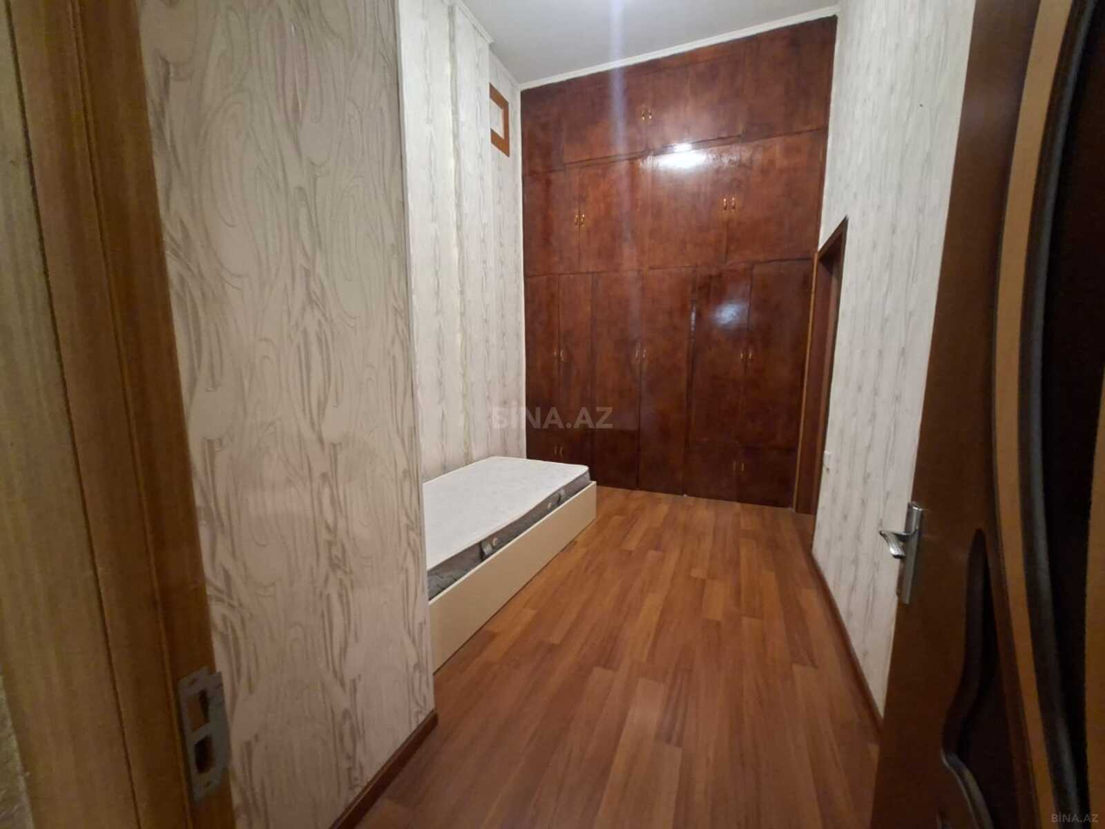 3 otaqlı Köhnə tikili, 28 May m., Bakı
