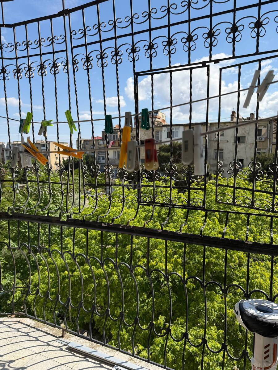 3 otaqlı Köhnə tikili, Neftçilər m., Bakı