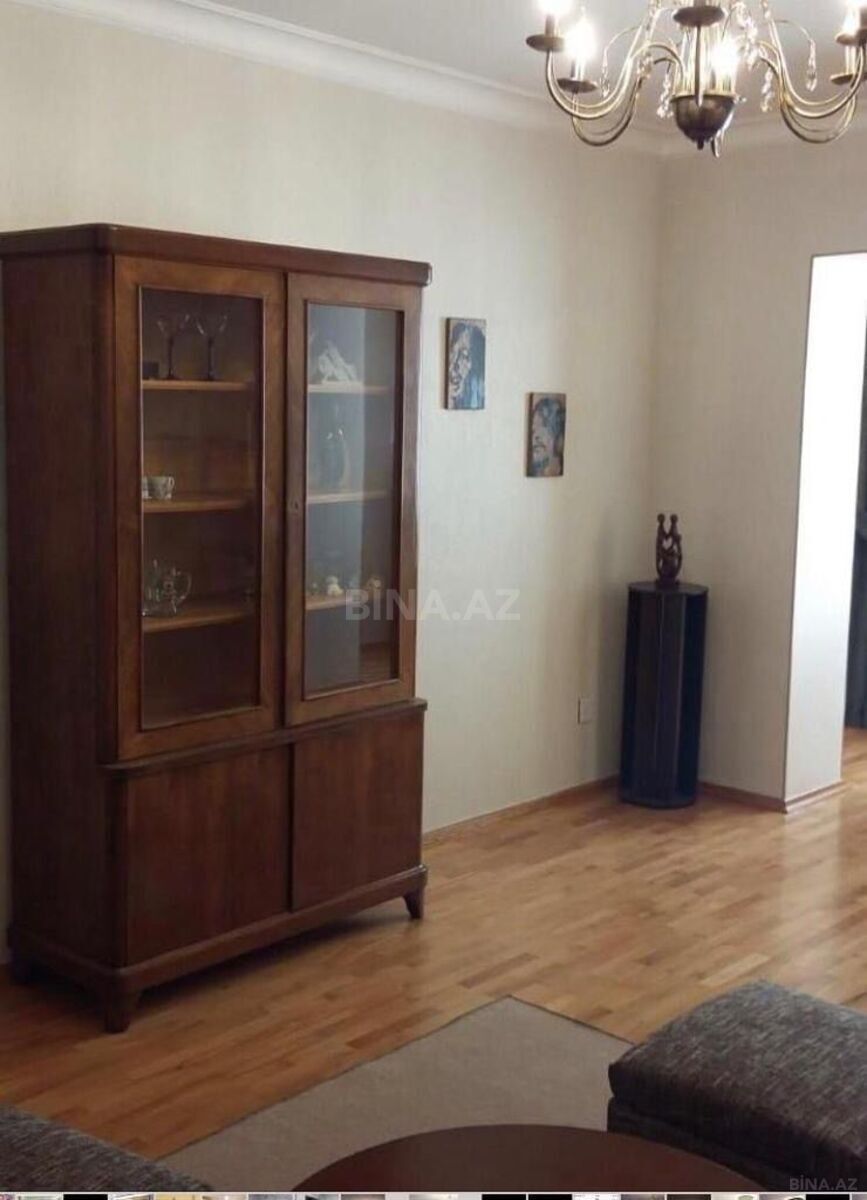 2 otaqlı Köhnə tikili, 28 May m., Bakı
