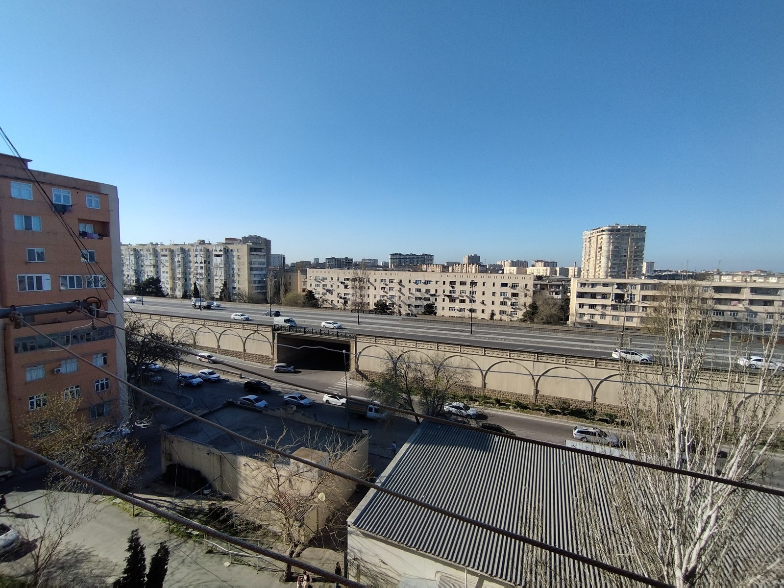 2 otaqlı Köhnə tikili, Xalqlar Dostluğu m., Bakı